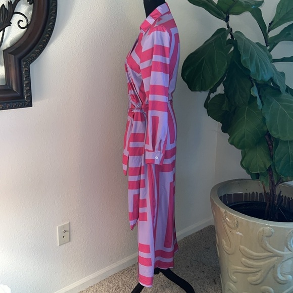 OLIVIA Women’s PRINTED Wrap SHIRT DRESS Lavender Fuchsia Medium NWOT - Picture 3 of 15
